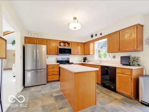 8014 Bayview Point Indianapolis IN 46256