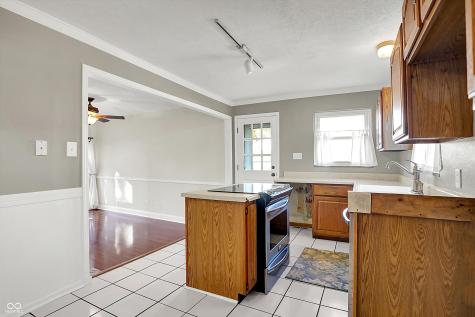37 Maxwell Road Indianapolis IN 46217