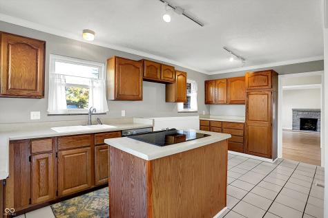 37 Maxwell Road Indianapolis IN 46217