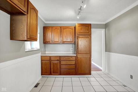 37 Maxwell Road Indianapolis IN 46217