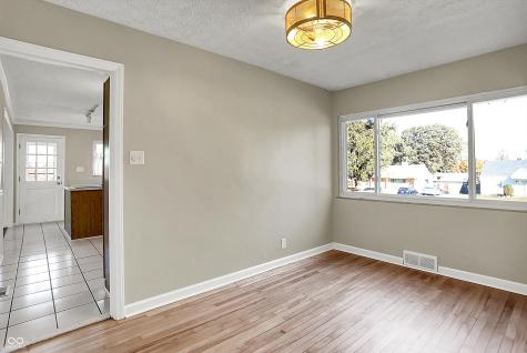 37 Maxwell Road Indianapolis IN 46217