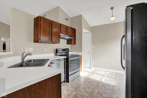 7532 Crickwood Lane Indianapolis IN 46268