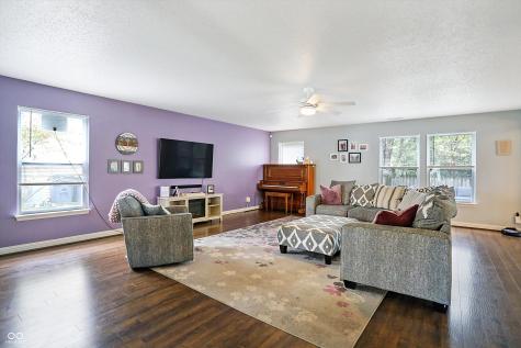 3221 Holt Street Whiteland IN 46184