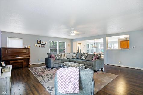 3221 Holt Street Whiteland IN 46184