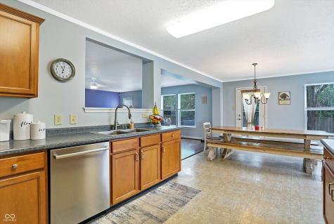 3221 Holt Street Whiteland IN 46184