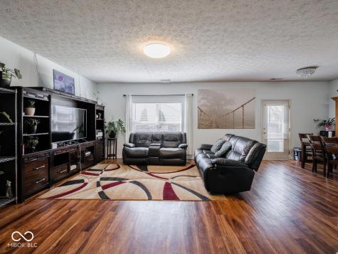 7404 Oak Mill Court Indianapolis IN 46217