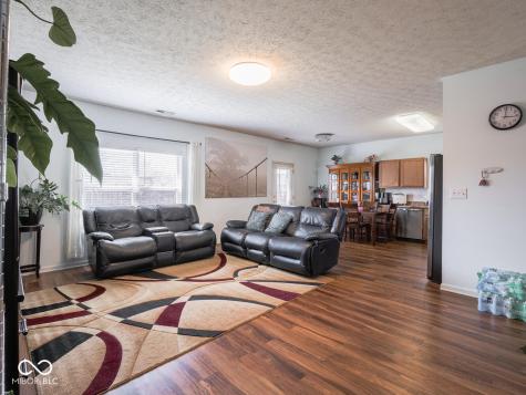 7404 Oak Mill Court Indianapolis IN 46217