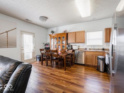 7404 Oak Mill Court Indianapolis IN 46217