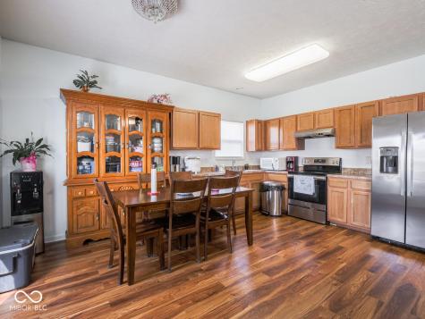 7404 Oak Mill Court Indianapolis IN 46217