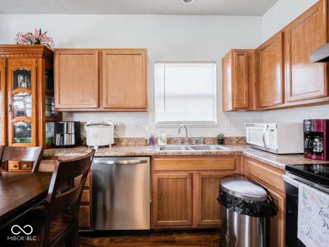 7404 Oak Mill Court Indianapolis IN 46217
