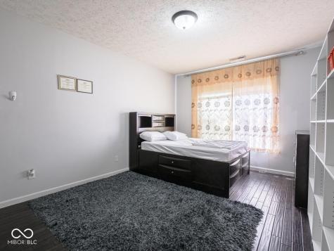 7404 Oak Mill Court Indianapolis IN 46217
