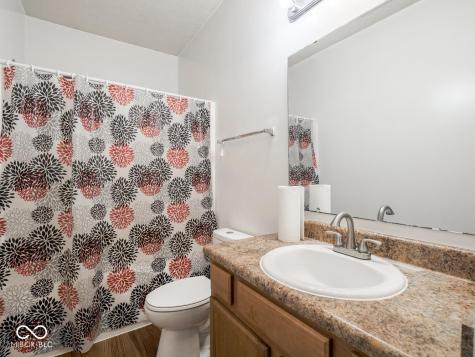 7404 Oak Mill Court Indianapolis IN 46217