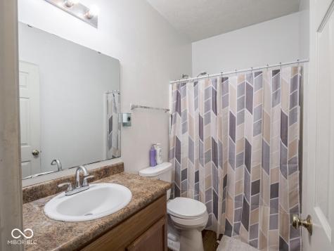 7404 Oak Mill Court Indianapolis IN 46217