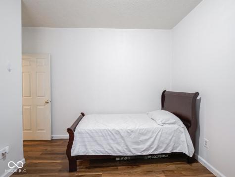 7404 Oak Mill Court Indianapolis IN 46217