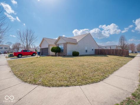 7404 Oak Mill Court Indianapolis IN 46217