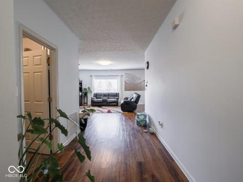 7404 Oak Mill Court Indianapolis IN 46217