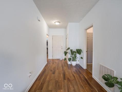 7404 Oak Mill Court Indianapolis IN 46217