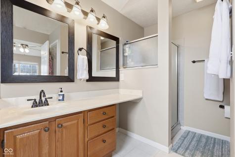 7678 Colonial Court Fishers IN 46038