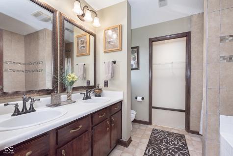 10337 Hornton Street Indianapolis IN 46236