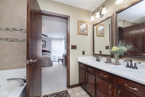 10337 Hornton Street Indianapolis IN 46236