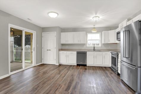 8211 Crosser Drive Indianapolis IN 46237