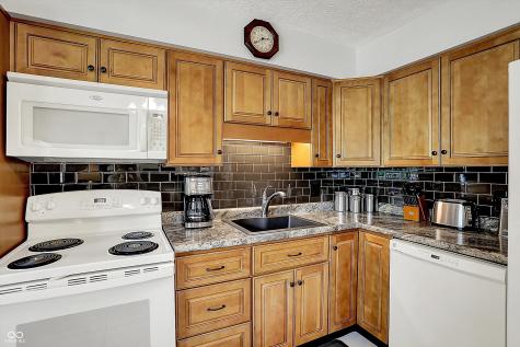 9042 Panorama Court Indianapolis IN 46234