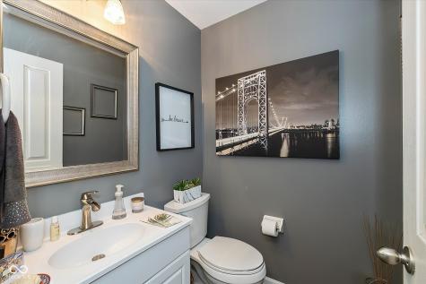 11298 Squirrel Hollow Fishers IN 46038