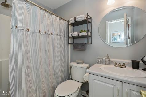 11298 Squirrel Hollow Fishers IN 46038