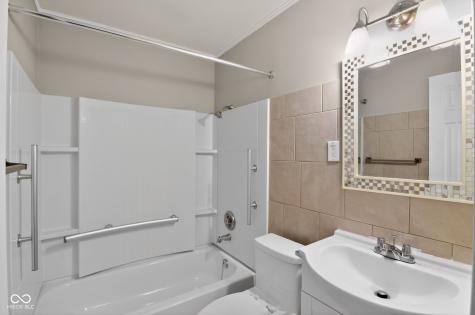 9846 Catalina Drive Indianapolis IN 46235