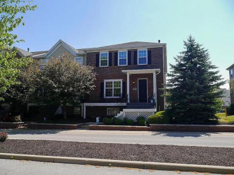 221 Manchester Drive Zionsville IN 46077