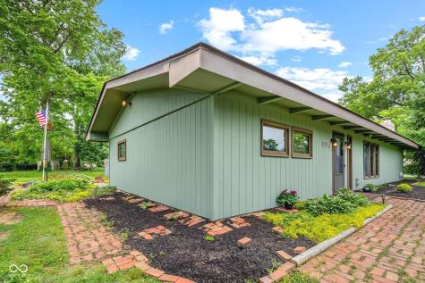 895 Raymond Street Plainfield IN 46168