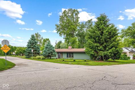 895 Raymond Street Plainfield IN 46168