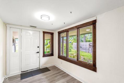 895 Raymond Street Plainfield IN 46168