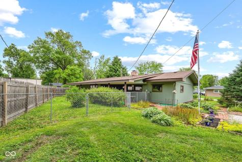 895 Raymond Street Plainfield IN 46168