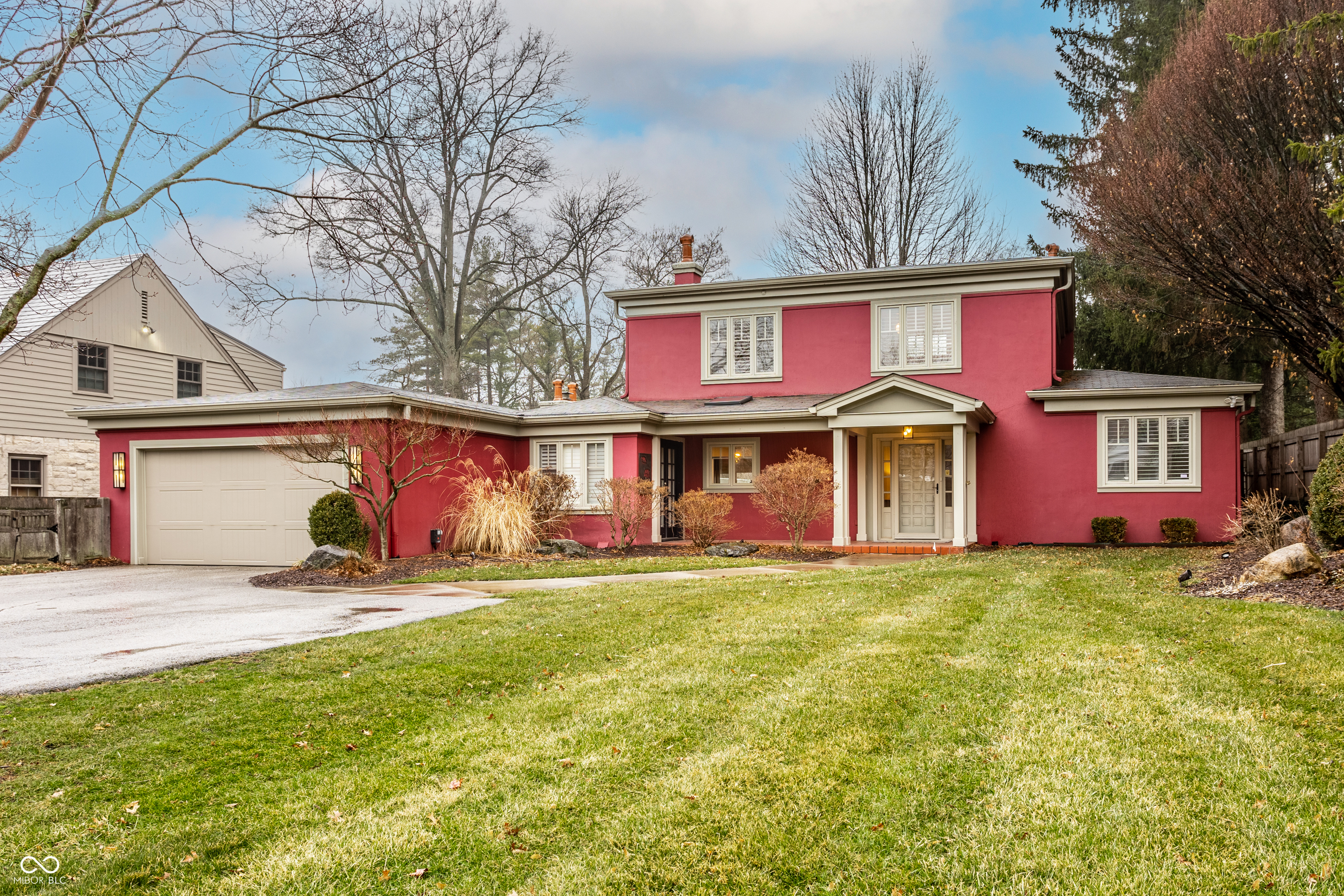 7162 N Pennsylvania Street Indianapolis IN 46240
