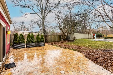 7162 N Pennsylvania Street Indianapolis IN 46240