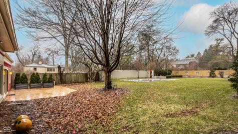 7162 N Pennsylvania Street Indianapolis IN 46240