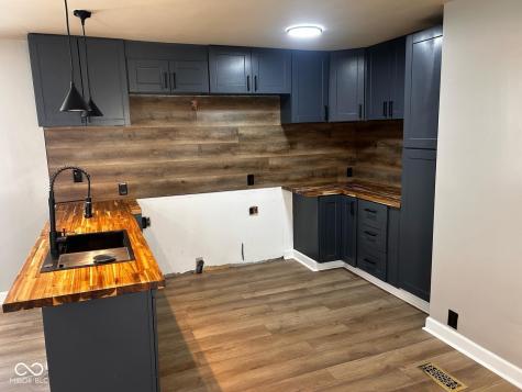 9218 Wind River Court Indianapolis IN 46234