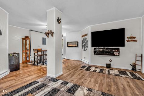 4851 Wycliff East Drive Indianapolis IN 46221