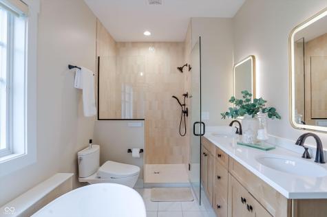 5714 Inglenook Way Zionsville IN 46077