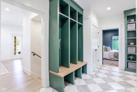 5714 Inglenook Way Zionsville IN 46077