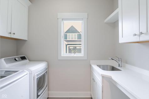 5714 Inglenook Way Zionsville IN 46077