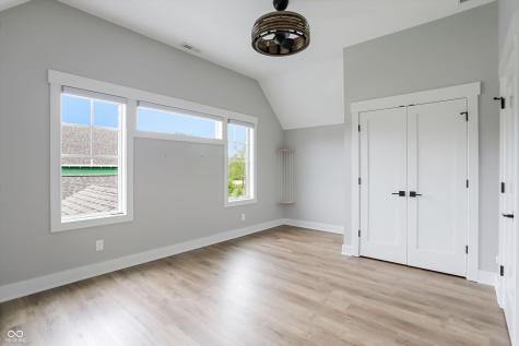 5714 Inglenook Way Zionsville IN 46077