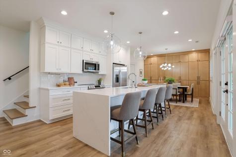 5714 Inglenook Way Zionsville IN 46077