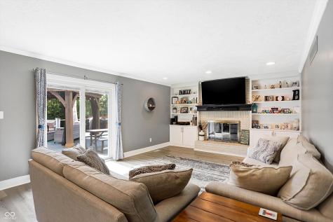 630 Sugarbush Drive Zionsville IN 46077