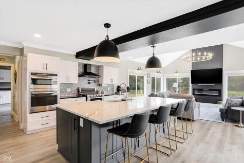 630 Sugarbush Drive Zionsville IN 46077