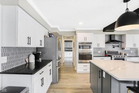630 Sugarbush Drive Zionsville IN 46077