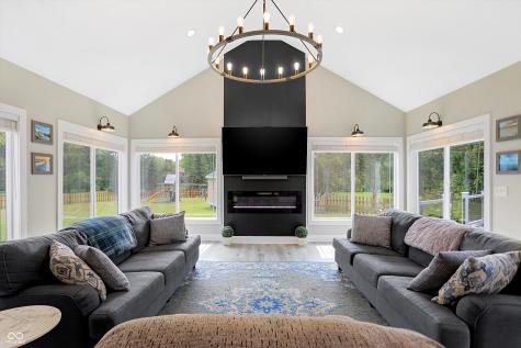 630 Sugarbush Drive Zionsville IN 46077