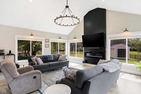 630 Sugarbush Drive Zionsville IN 46077