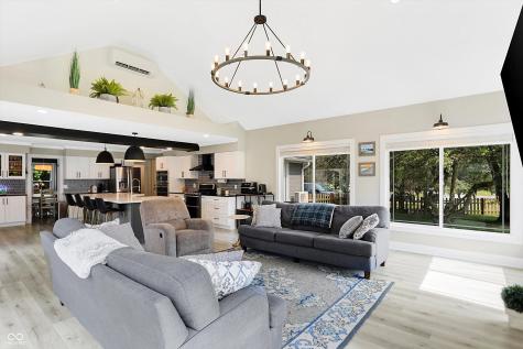 630 Sugarbush Drive Zionsville IN 46077